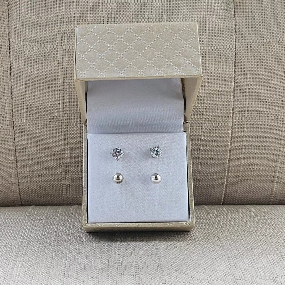 Women Earrings Set of 2 Earrings Silver Tone Stud Ear Jewelry in a box unbranded